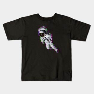 Glitching astronaut Kids T-Shirt